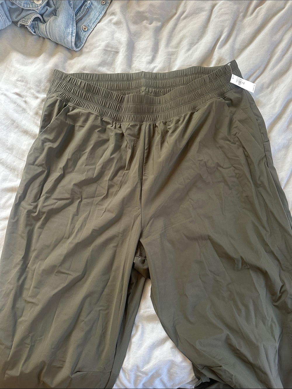 Old Navy SleekTech Barrel Pants